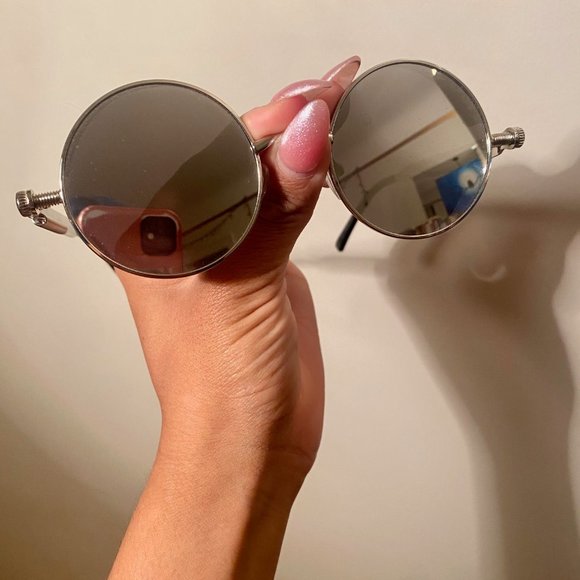 Round Silver Vintage Sunglasses - Picture 7 of 7